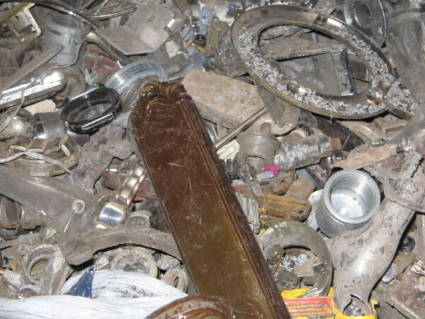 Old Zinc Die Cast Scrap (Saves) - Image 5